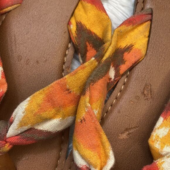 Lucky Brand Sz 8.5 Multi Color Fabric Slip On Flip Flops LK-Finola - Picture 4 of 8